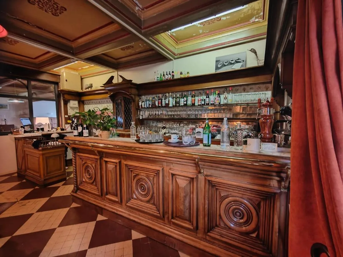 Logis Hotel Restaurant Le Louvre Sault