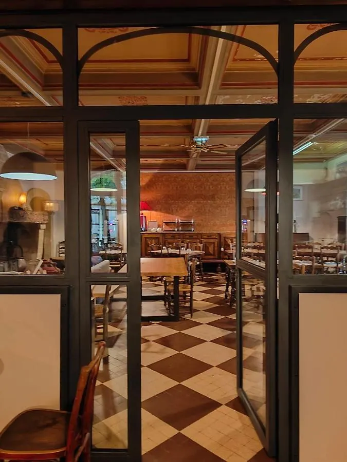 Logis Hotel Restaurant Le Louvre Sault