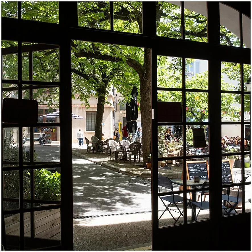 Logis Hotel Restaurant Le Louvre Sault